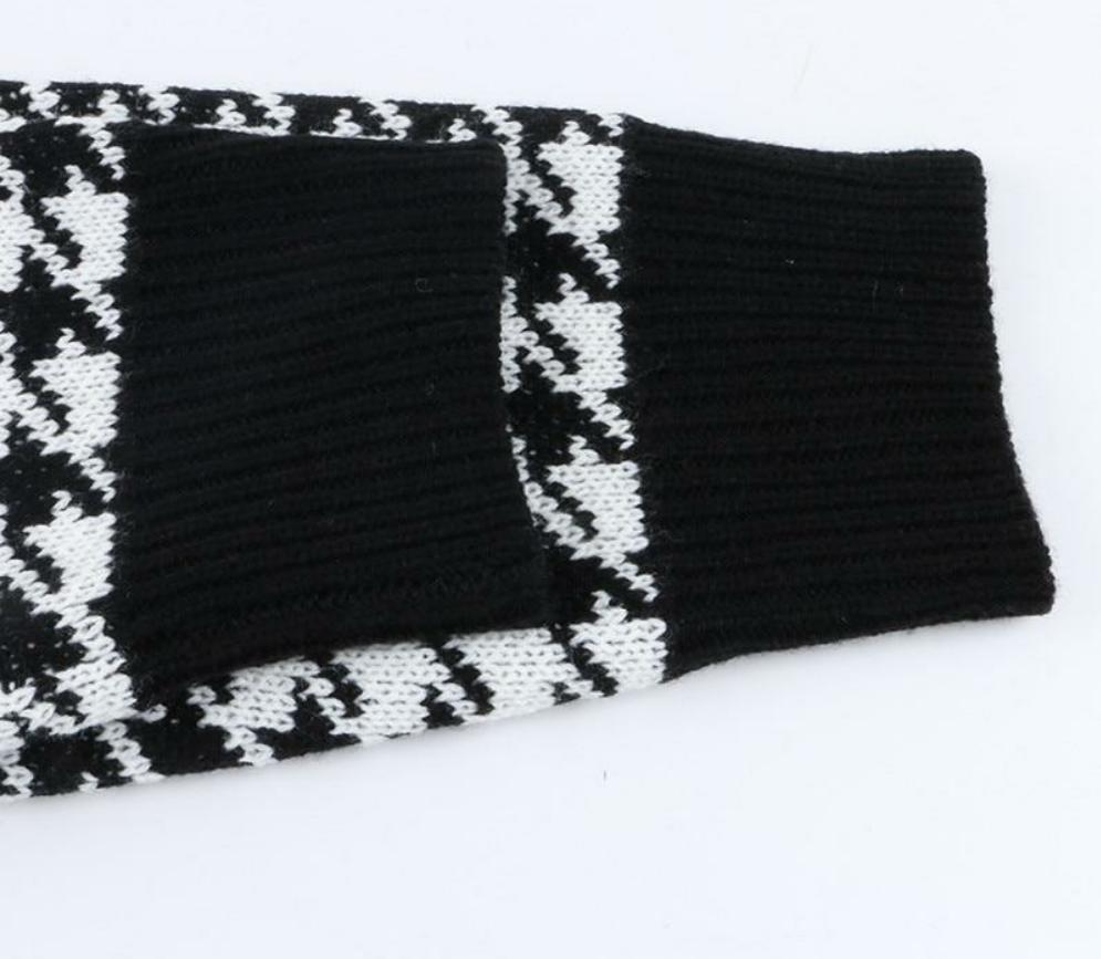 Knit V-Neck Houndstooth Cardigan